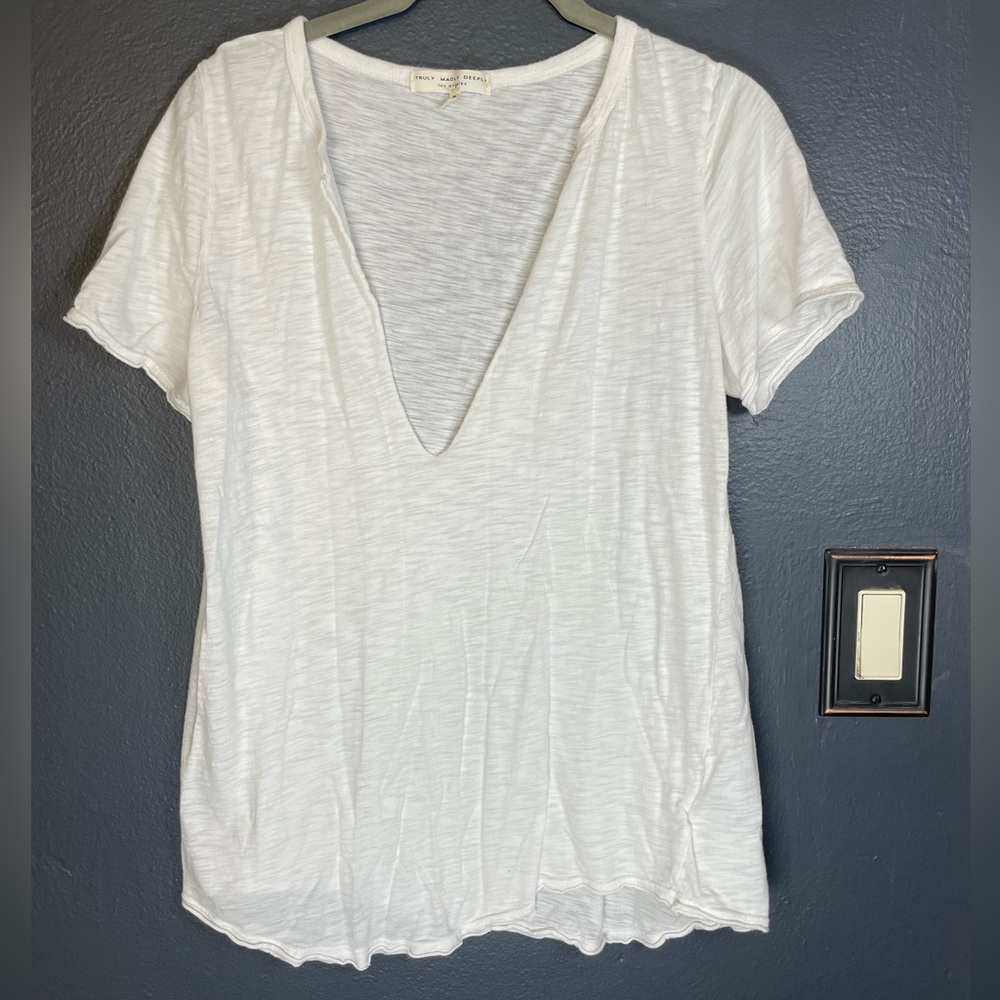Truly Madly Deeply Deep V-Neck Tee | Soft White Slub Knit | Size M